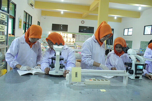 Teknik Laboratorium Medik (2)